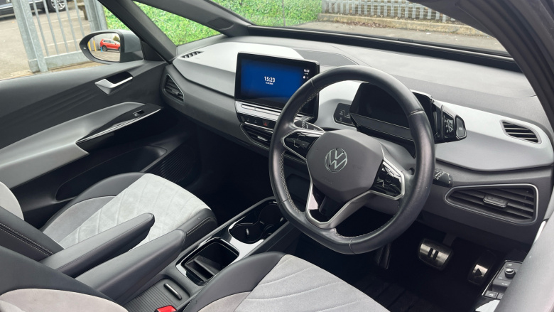 Volkswagen ID.3 150kW Family Pro Performance 58kWh 5dr Auto Electric Hatchback